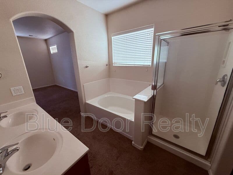Rio Rancho House: 1379 Peppoli Loop