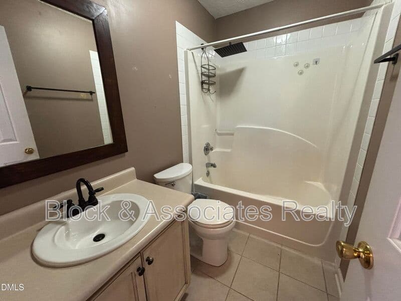 Raeford House: 337 Americana Dr