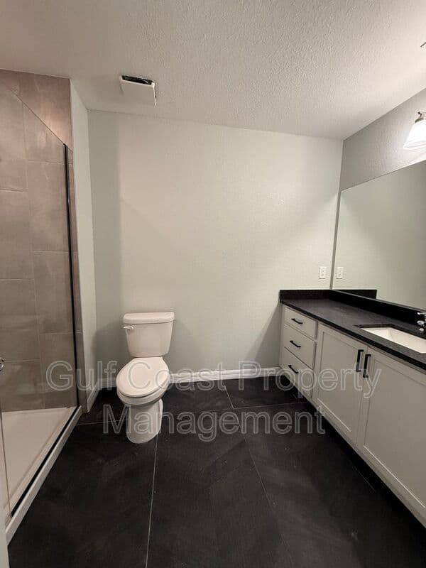 North Port House: 3294 West Price Blvd