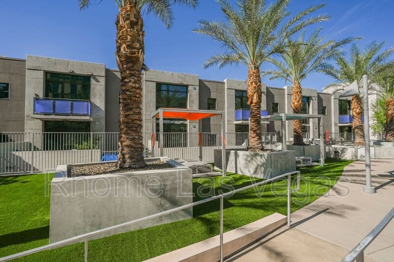 Las Vegas Condo: 353 E Bonneville Ave