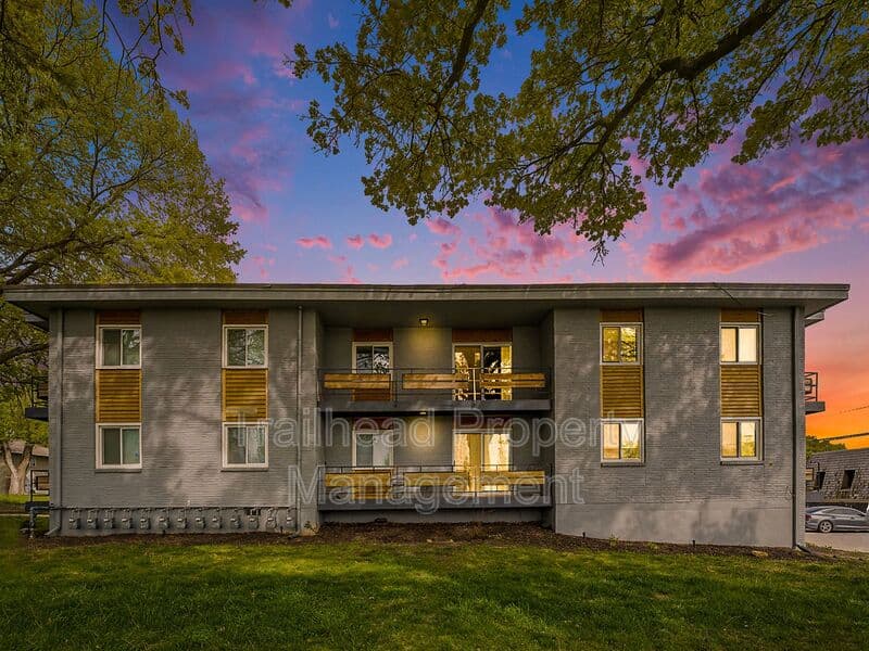 Overland Park House: 6601 W 94th Terrace