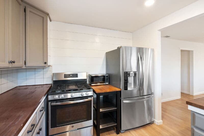 Carmichael House: 2122 Gunn Road