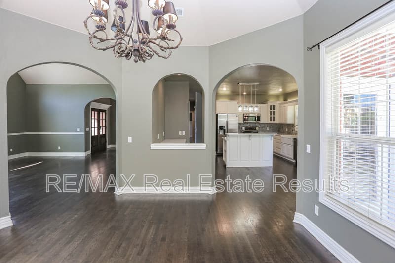 Rogers House: 5300 S 44th Pl