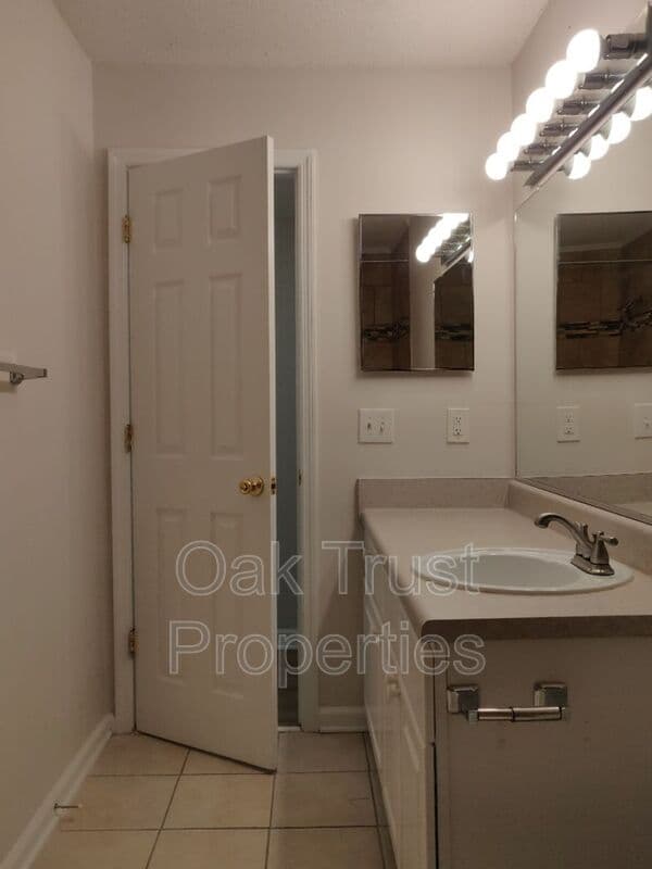 Mt Pleasant Condo: 1829 Villa Maison