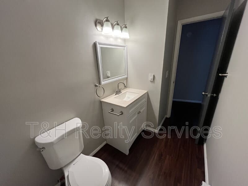 Noblesville Condo: 1152 Evans Avenue