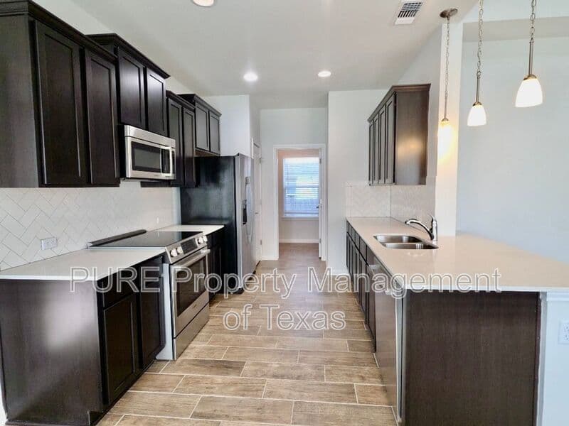 Manor House: 9900 Dalliance Ln