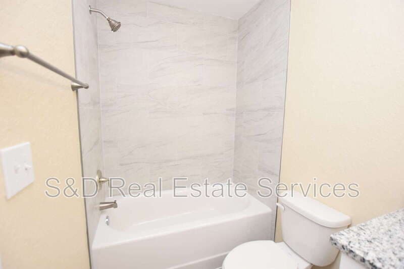 Lakeland Condo: 1111 Mercury Dr E