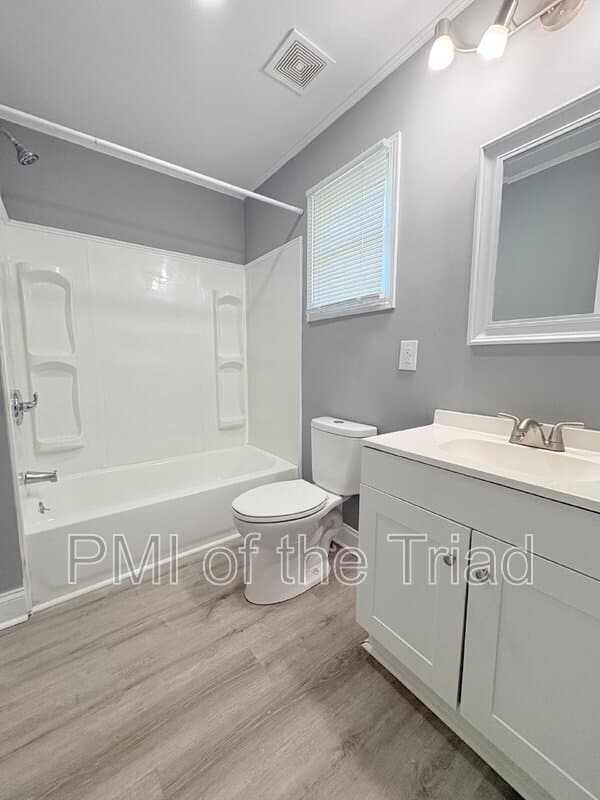 Winston-Salem House: 2421 Daisy Street