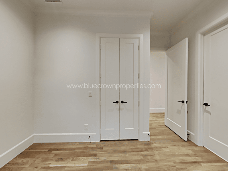 Dallas House: 4417 Emerson Ave