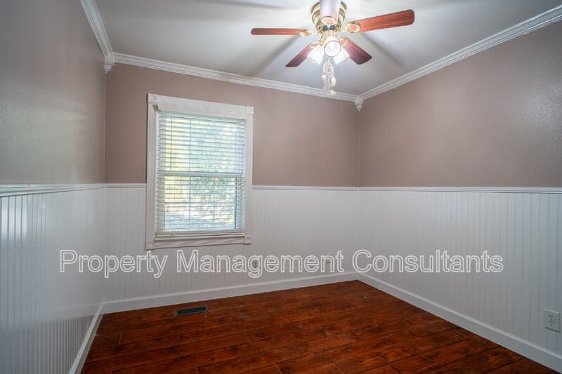 Huntsville House: 6604 Willow Ridge Road Northwest