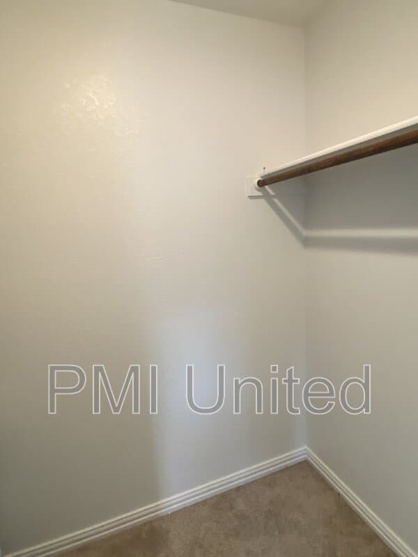 Fort Worth House: 429 Halwin Drive