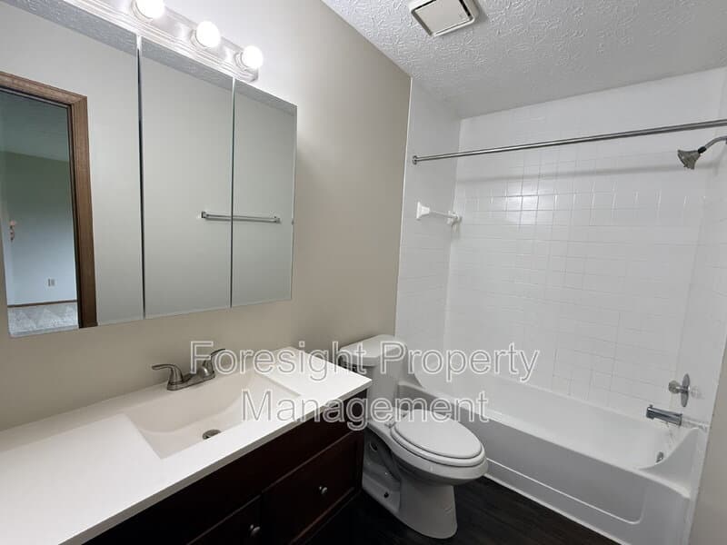 Columbus House: 3850 Heatherglen Drive