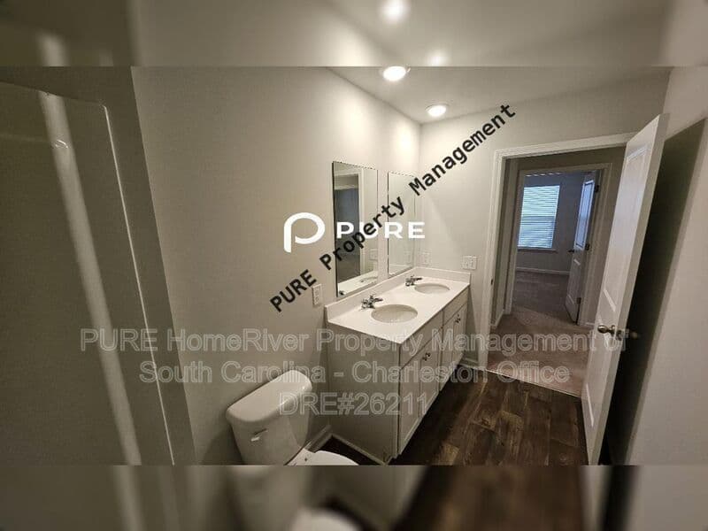 Summerville House: 108 Sweet Cherry Ln