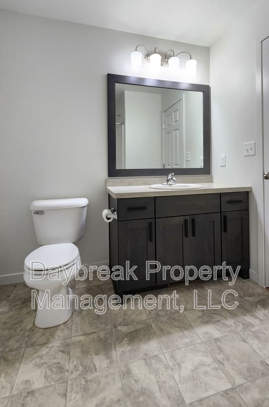 Fargo House: 2584 66th Avenue South