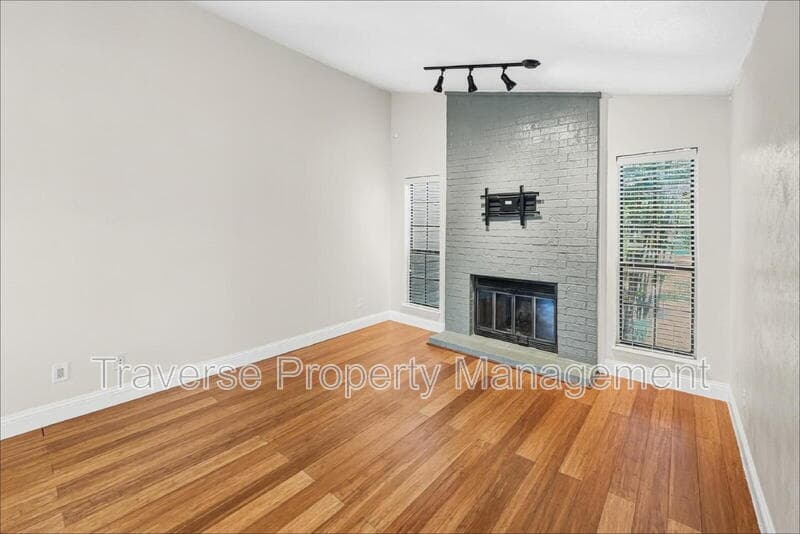 Arlington Condo: 1108 Quail Valley Ln