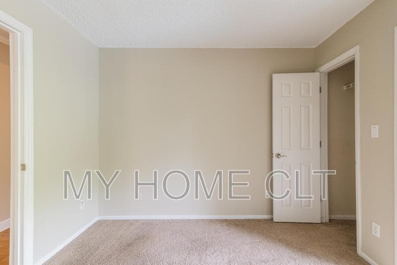 Charlotte Condo: 2516 Cranbrook Lane #11