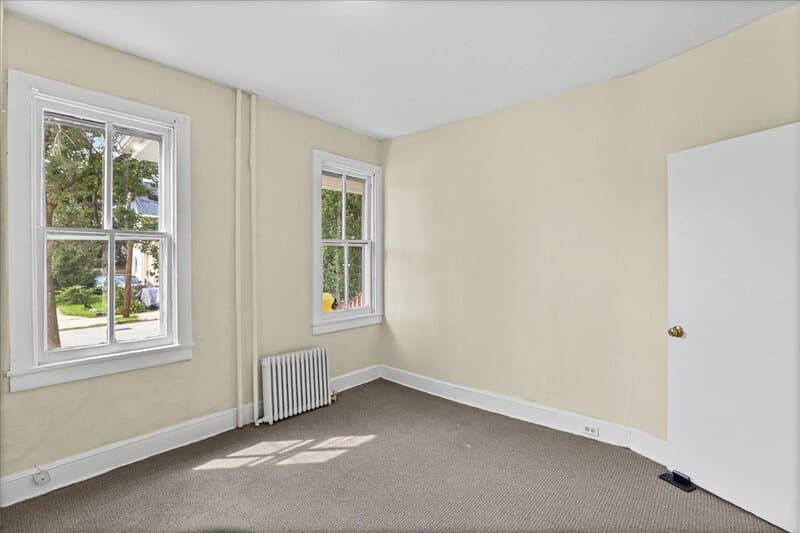 Woodbury Condo: 122 South Davis Street - A