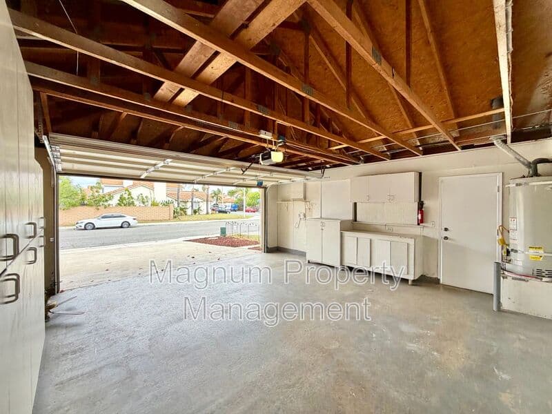 Murrieta House: 25167 Parkcrest Dr