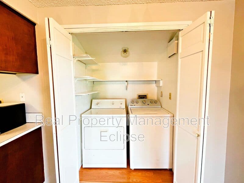 Everett Condo: 6130 W. Beech St