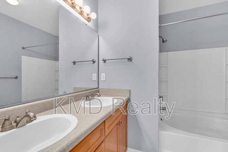 Charlotte Townhome: 15407 St Christopher Court