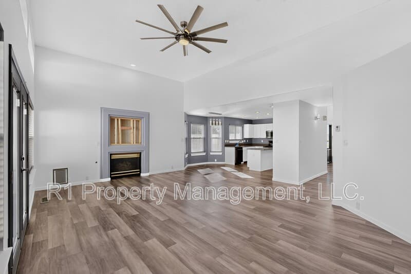 Rio Rancho House: 233 Nicklaus Drive Southeast