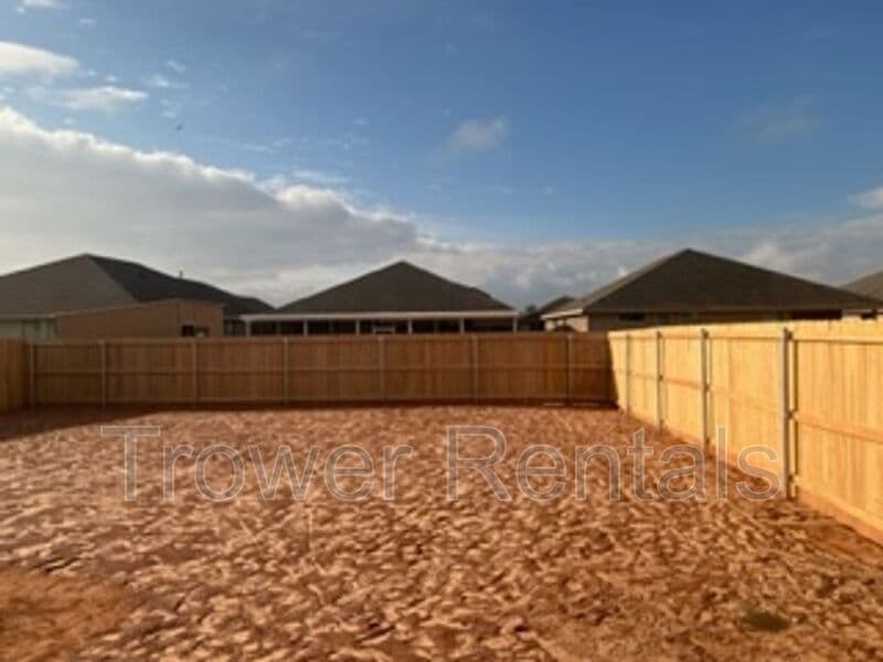 Odessa House: 1902 Twin Falls Dr