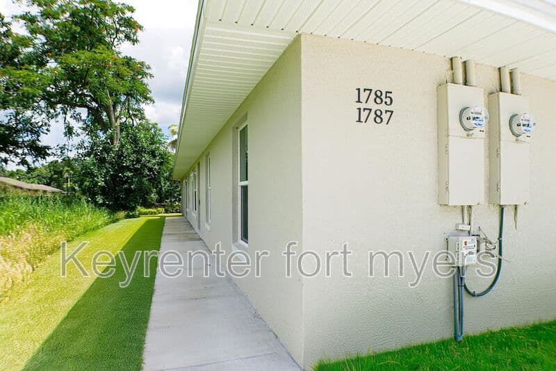 Fort Myers House: 1787 Maryland Ave