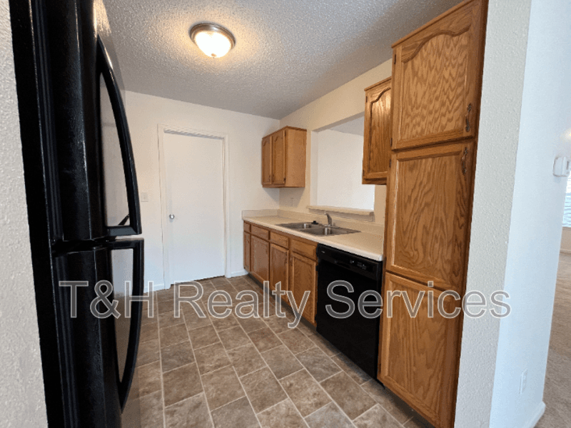 Indianapolis House: 4210 Village Trace Boulevard