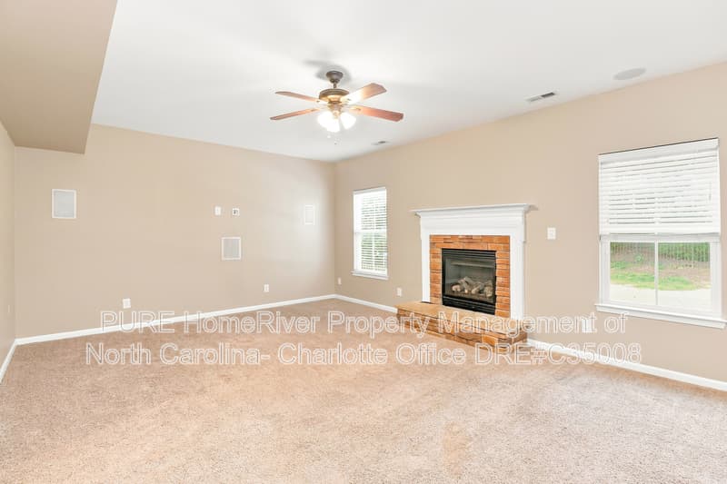 Waxhaw House: 3007 Fallondale Rd