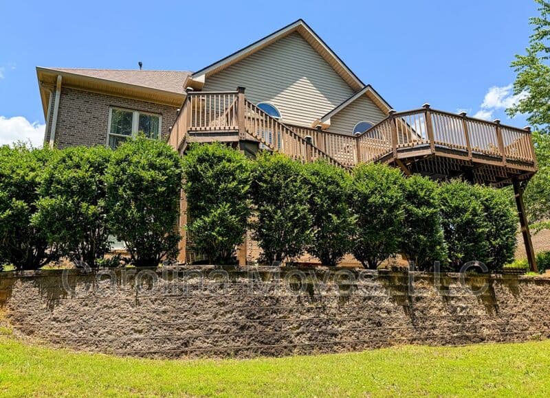 Duncan House: 745 Charleston Place