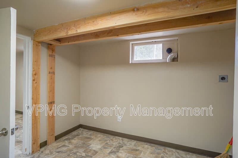 Vancouver House: 2901 Fruit Valley Rd