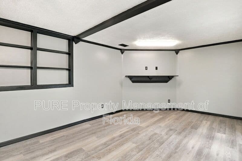 Ocklawaha House: 12300 SE 128th CT