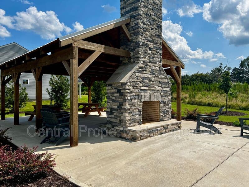Spartanburg House: 6014 Tavener Drive