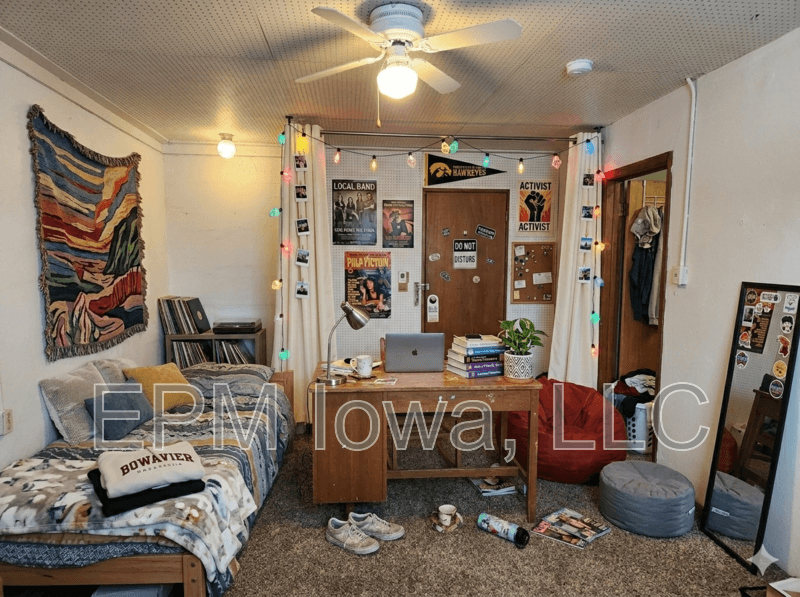 Cedar Falls House: 604 West Seerley Boulevard Unit B