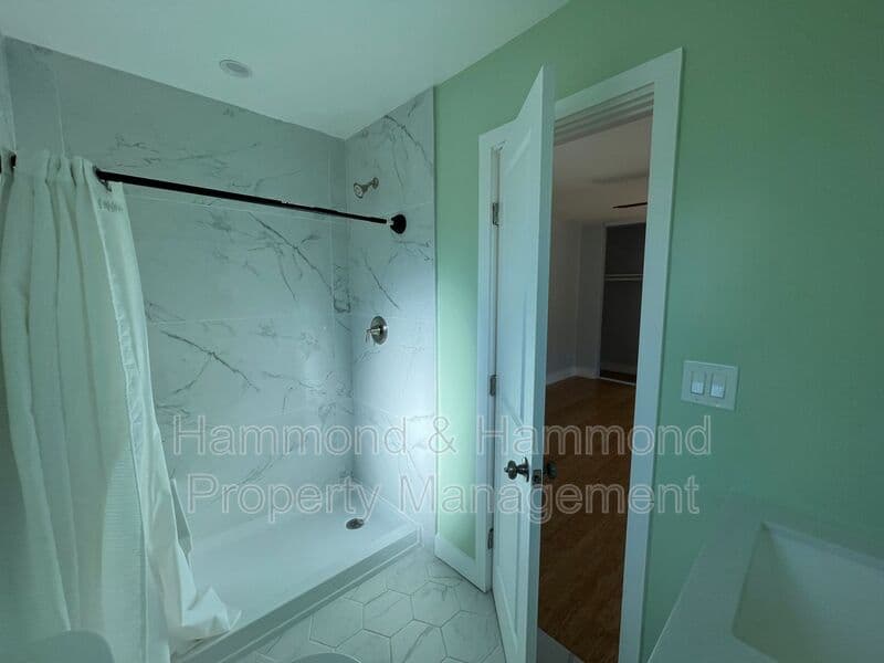 Van Nuys Condo: 5722 Woodman Ave.