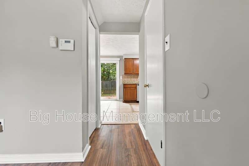 Waldorf Townhome: 1554 Pin Oak Dr