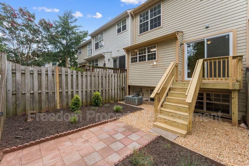 Manassas Townhome: 8644 Sanderling Dr