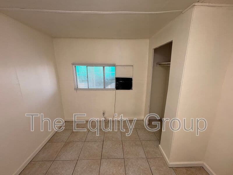 Dinuba Condo: 581 East Yale Ave