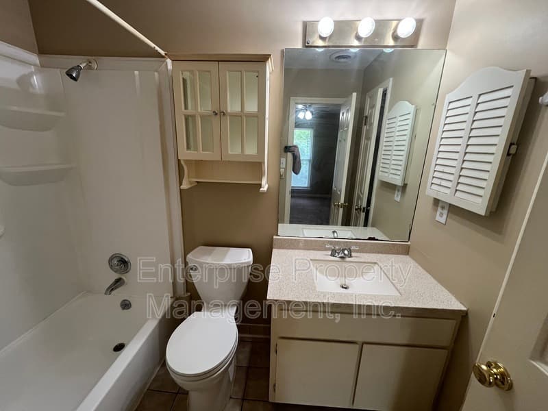 Memphis Condo: 3244 Southern Ave
