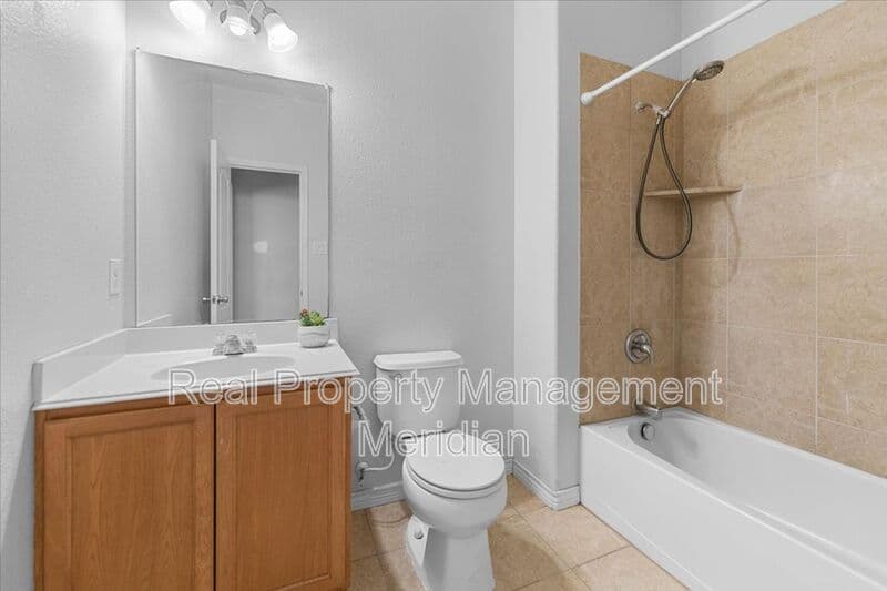 Fort Worth House: 6309 Maritime St