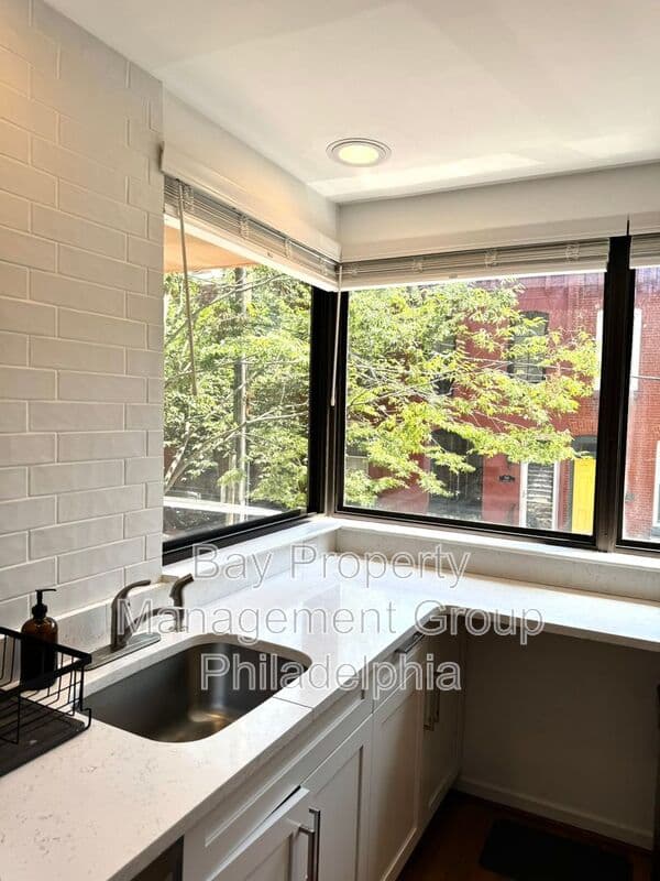 Philadelphia House: 834 N Newkirk St