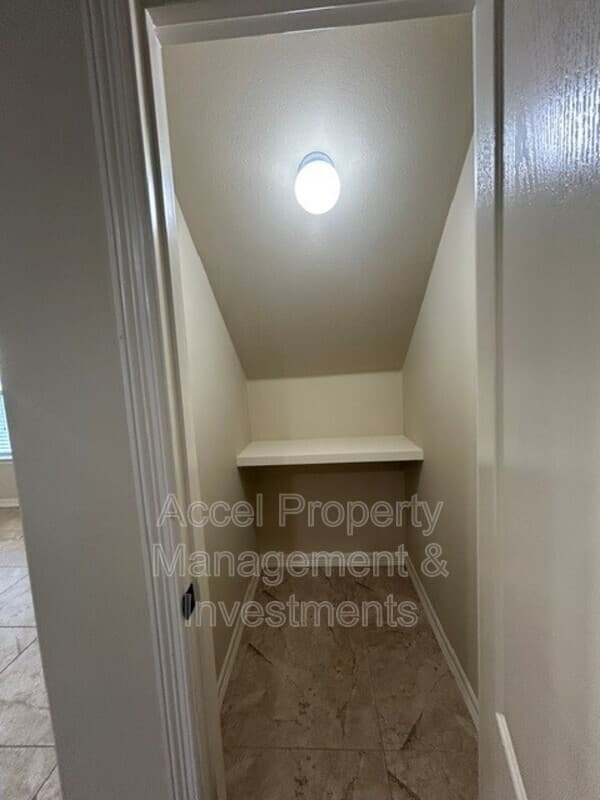 Alton Condo: 2603 E. Eisenhower