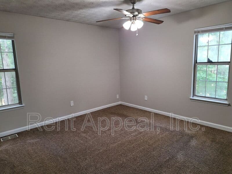 Decatur House: 3839 Valpariso Cir