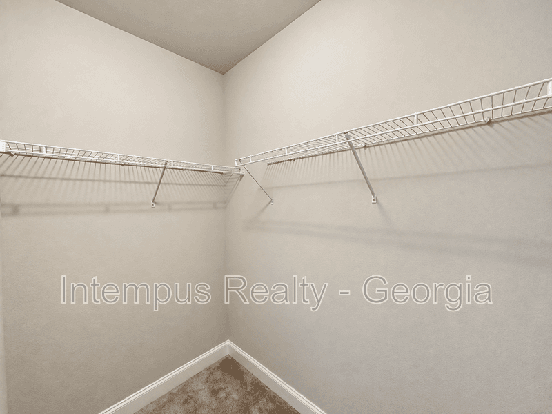 Smyrna House: 1260 Stone Castle Cir SE