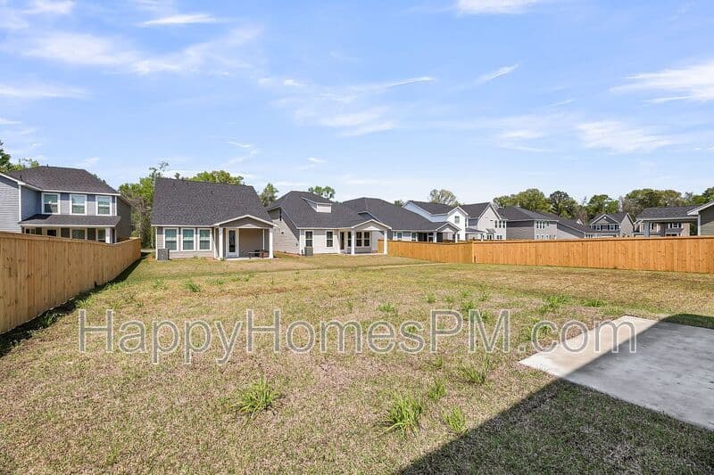 North Charleston House: 8713 Revival Road