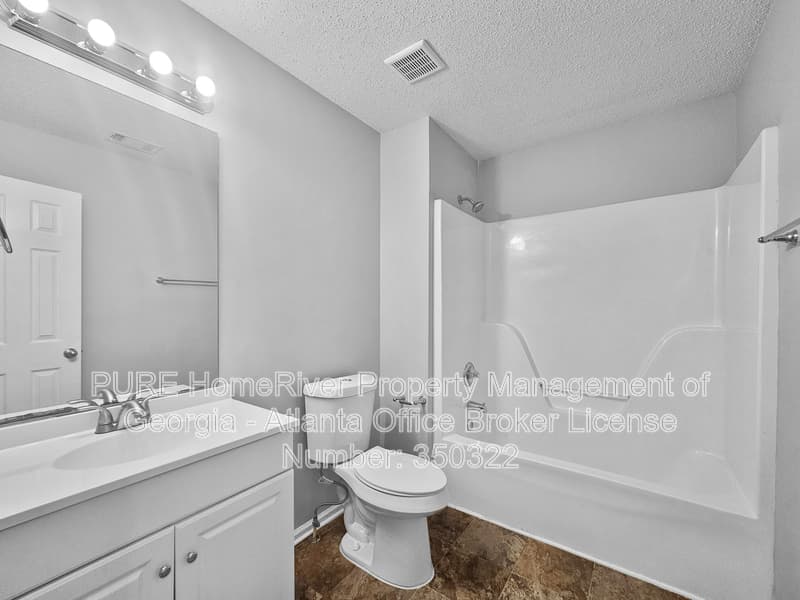 Covington House: 70 Cinnamon Oak Cir
