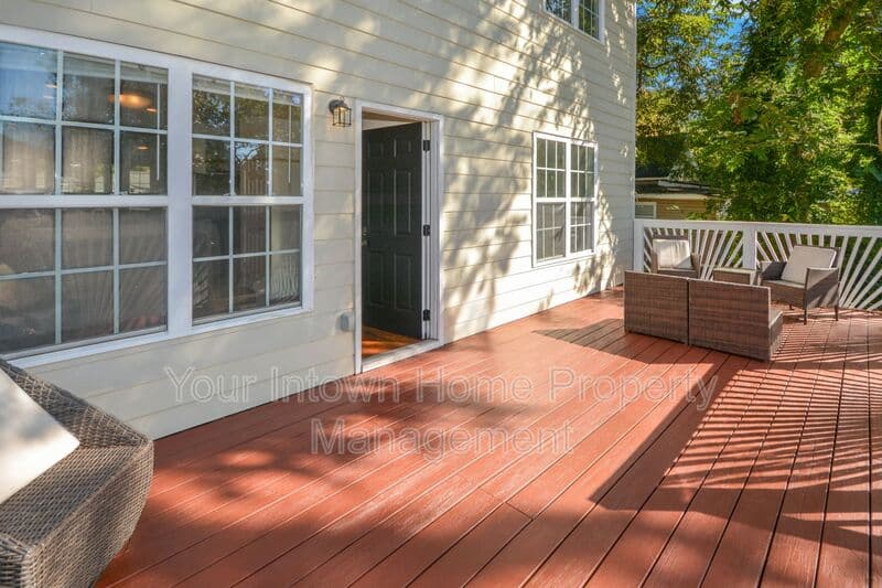 Atlanta House: 69 Haygood Ave SE