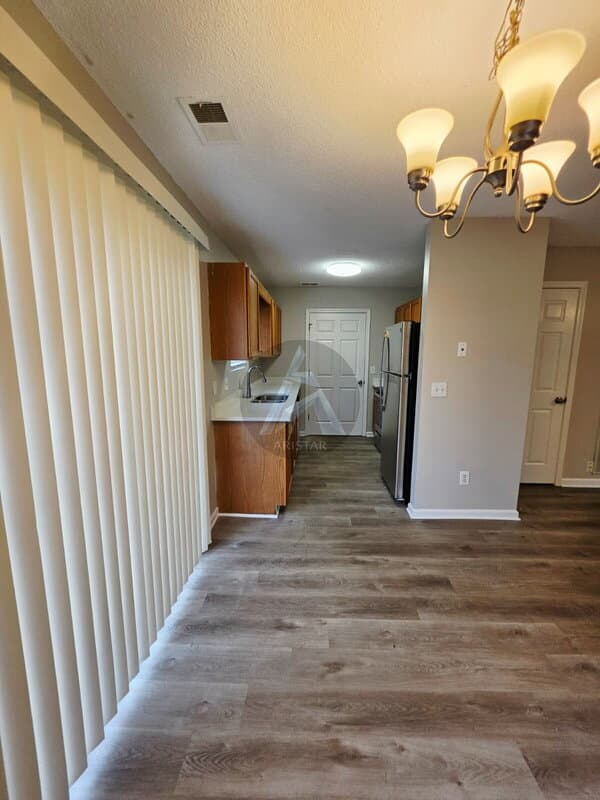 Cartersville House: 102 Westside Chase Southwest