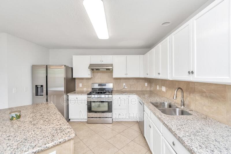Katy House: 19762 Twin Canyon Court