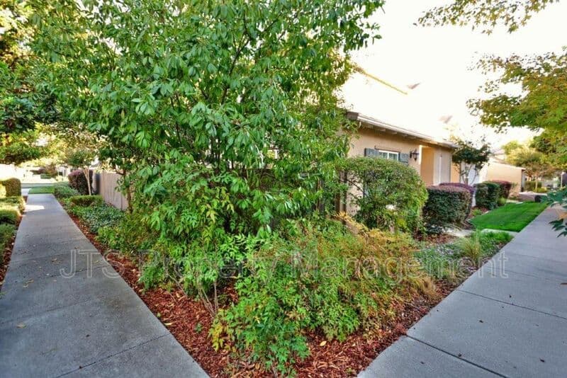 Orangevale House: 9041 Crescenda Lane